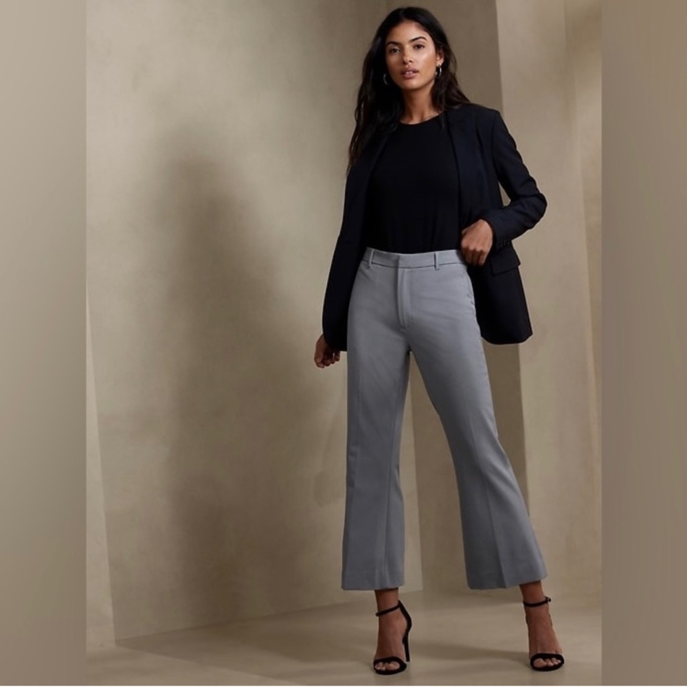 NWT Banana Republic SCULPTED CROPPED BOOTCUT PANT